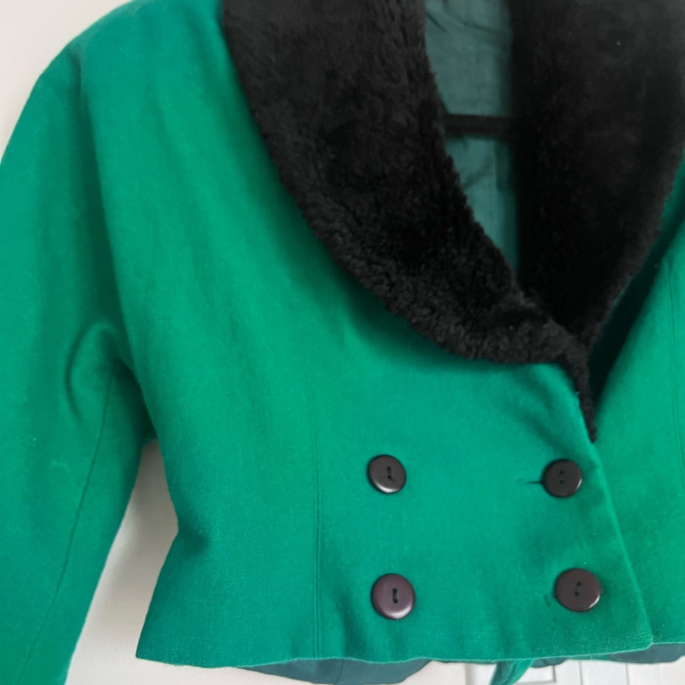 Vintage green coat with faux fur collar